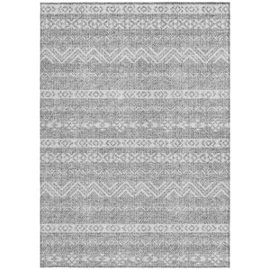 Homeroots 3' Artichoke Green Southwestern Washable Area Rug - Perfect For Indoor And Outdoor Spaces! 3' X 5' Polyester 587536