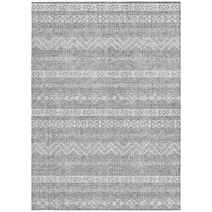 Homeroots 3' Artichoke Green Southwestern Washable Area Rug - Perfect For Indoor And Outdoor Spaces! 5' X 8' Polyester 587537