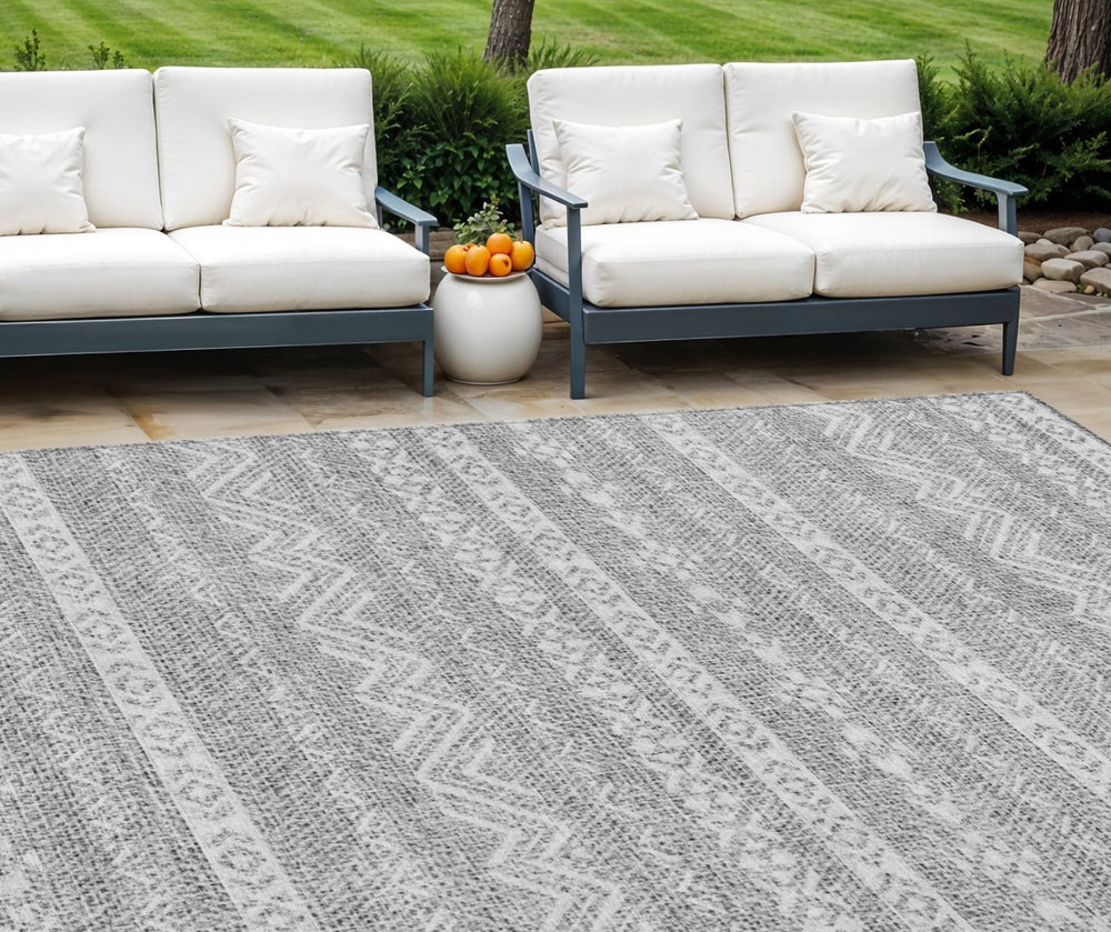 HomeRoots 9' Gray and Silver Southwestern Area Rug - Stylish, Washable, Durable Indoor/Outdoor Design for Every Space 9' X 12' 587540