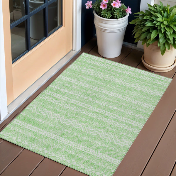 Homeroots 3' Artichoke Green Southwestern Washable Area Rug - Perfect For Indoor And Outdoor Spaces! 3' X 5' Polyester 587542