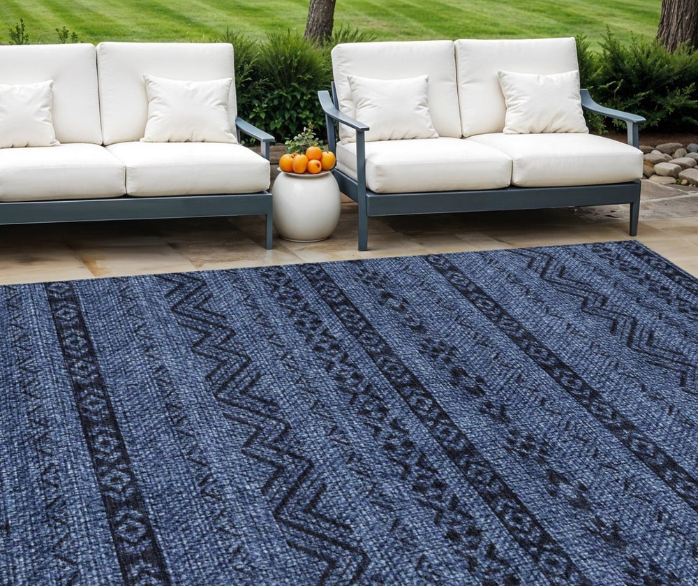 HomeRoots 5' Stylish Southwestern Indoor Outdoor Area Rug in Navy Blue & Black – Durable, Washable & Versatile 10' X 14' 587553