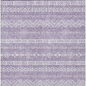 Homeroots 3' Artichoke Green Southwestern Washable Area Rug - Perfect For Indoor And Outdoor Spaces! 5' X 8' Polyester 587555