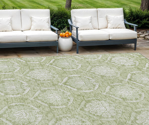 Homeroots 3' Artichoke Green Medallion Washable Area Rug For Indoor And Outdoor Spaces - Durable & Stylish 8' X 10' Polyester 587725