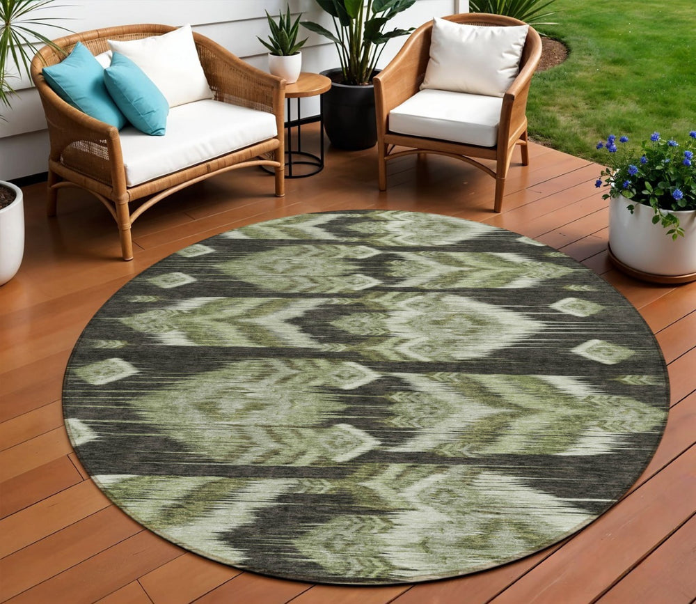 HomeRoots 5' Southwestern Area Rug in Olive and Artichoke Green - Durable, Washable, Indoor & Outdoor Use 8' Round 587820
