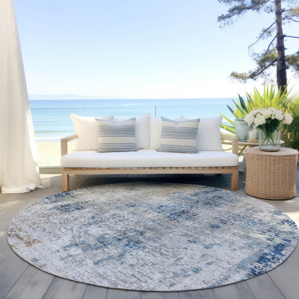 Homeroots 3' Denim Blue & Sky Blue Abstract Washable Area Rug For Indoor & Outdoor Spaces - Durable & Stylish 8' Round Polyester 587868