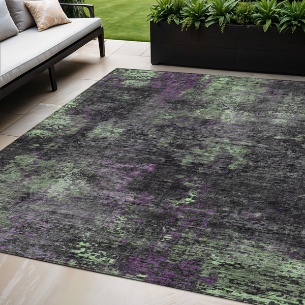 Homeroots 3' Charcoal Gray And Silver Abstract Washable Area Rug - Perfect For Indoor And Outdoor Spaces! 5' X 8' Polyester 587897