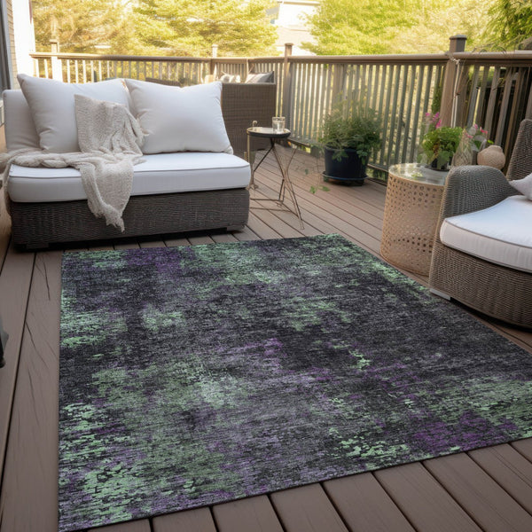 Homeroots 3' Charcoal Gray And Silver Abstract Washable Area Rug - Perfect For Indoor And Outdoor Spaces! 8' X 10' Polyester 587899