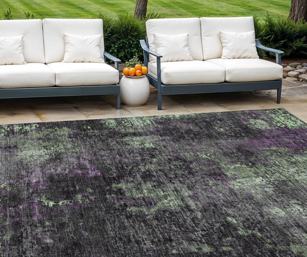 Homeroots 3' Charcoal Gray And Silver Abstract Washable Area Rug - Perfect For Indoor And Outdoor Spaces! 10' X 14' Polyester 587901