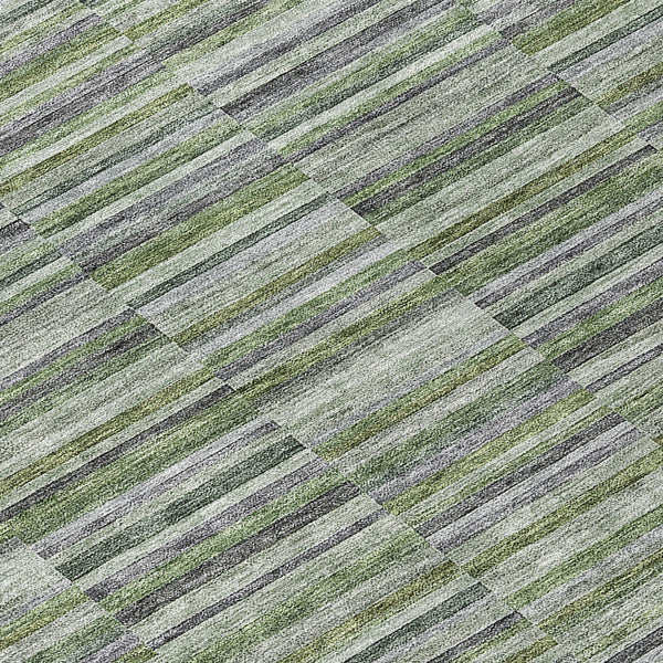 Homeroots 3' Stylish Navy And Denim Striped Washable Area Rug For Indoor And Outdoor Spaces, Durable Design 8' Round Polyester 587916