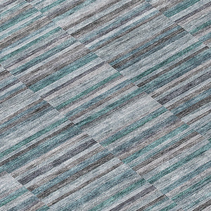 Homeroots 3' Stylish Navy And Denim Striped Washable Area Rug For Indoor And Outdoor Spaces, Durable Design 8' Round Polyester 587940