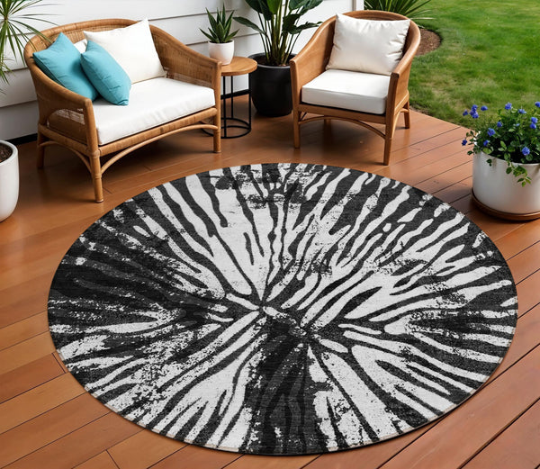 Homeroots 3' Modern Black Charcoal And Ivory Abstract Washable Indoor Outdoor Area Rug For Stylish Spaces 8' Round Polyester 587994