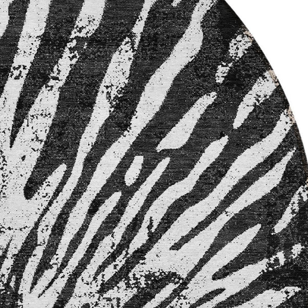 Homeroots 3' Modern Black Charcoal And Ivory Abstract Washable Indoor Outdoor Area Rug For Stylish Spaces 8' Round Polyester 587994