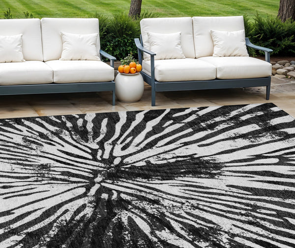 Homeroots 3' Modern Black Charcoal And Ivory Abstract Washable Indoor Outdoor Area Rug For Stylish Spaces 9' X 12' Polyester 587996