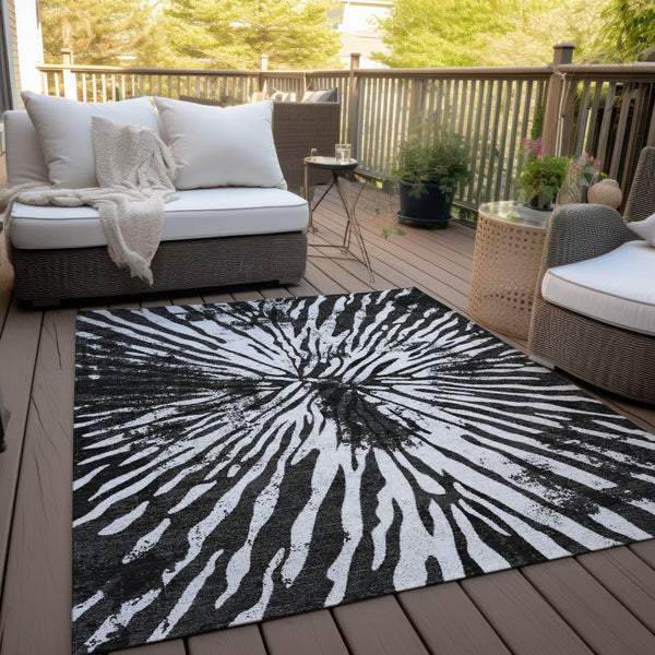 Homeroots 3' Modern Black Charcoal And Ivory Abstract Washable Indoor Outdoor Area Rug For Stylish Spaces 10' X 14' Polyester 587997