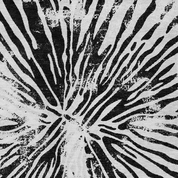 Homeroots 3' Modern Black Charcoal And Ivory Abstract Washable Indoor Outdoor Area Rug For Stylish Spaces 3' X 5' Polyester 588010