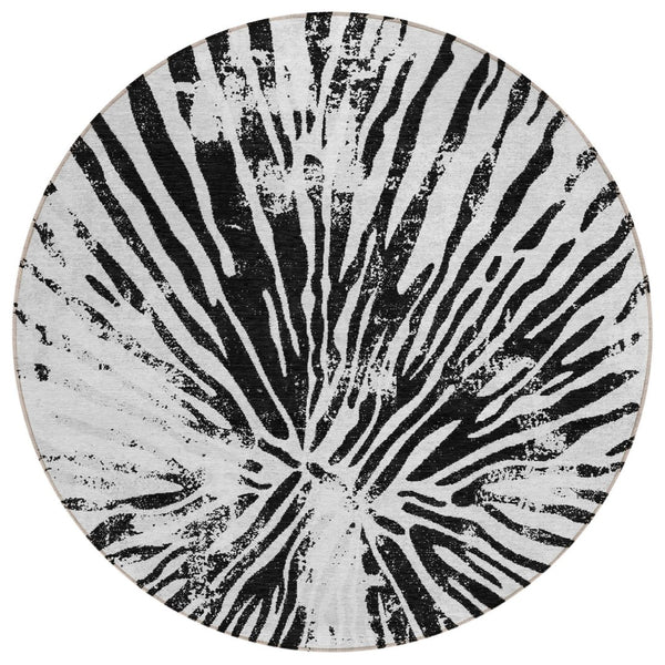 HomeRoots 5' Contemporary Abstract Ivory, Black, and Gray Washable Area Rug for Indoor and Outdoor Spaces 8' Round 588012
