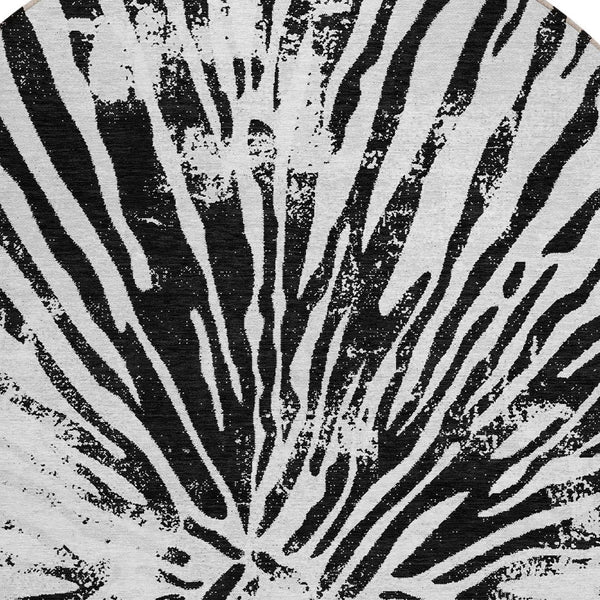 Homeroots 3' Modern Black Charcoal And Ivory Abstract Washable Indoor Outdoor Area Rug For Stylish Spaces 8' Round Polyester 588012