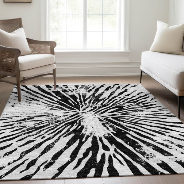 Homeroots 3' Modern Black Charcoal And Ivory Abstract Washable Indoor Outdoor Area Rug For Stylish Spaces 8' X 10' Polyester 588013