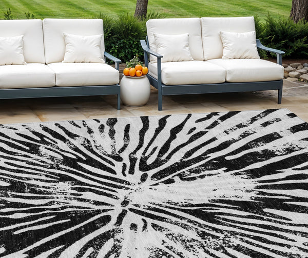 Homeroots 3' Modern Black Charcoal And Ivory Abstract Washable Indoor Outdoor Area Rug For Stylish Spaces 9' X 12' Polyester 588014