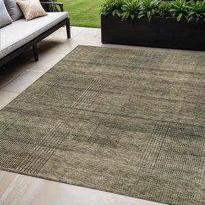 Homeroots 3' Washable Indoor Outdoor Area Rug - Stylish Striped Design For High Traffic Spaces & Versatile Use 5' X 8' Polyester 588077