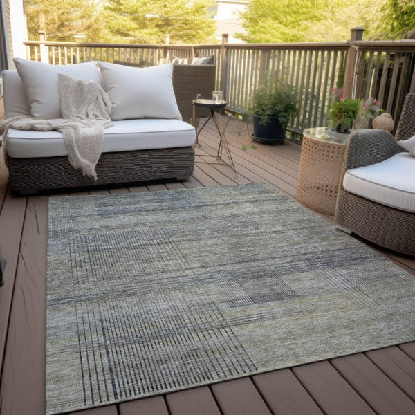 Homeroots 3' Washable Indoor Outdoor Area Rug - Stylish Striped Design For High Traffic Spaces & Versatile Use 9' X 12' Polyester 588092