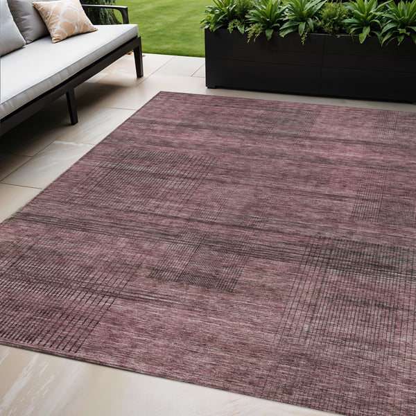 Homeroots 3' Washable Indoor Outdoor Area Rug - Stylish Striped Design For High Traffic Spaces & Versatile Use 5' X 8' Polyester 588095