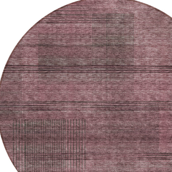 Homeroots 3' Washable Indoor Outdoor Area Rug - Stylish Striped Design For High Traffic Spaces & Versatile Use 8' Round Polyester 588096