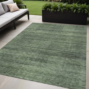 Homeroots 3' Washable Indoor Outdoor Area Rug - Stylish Striped Design For High Traffic Spaces & Versatile Use 5' X 8' Polyester 588107