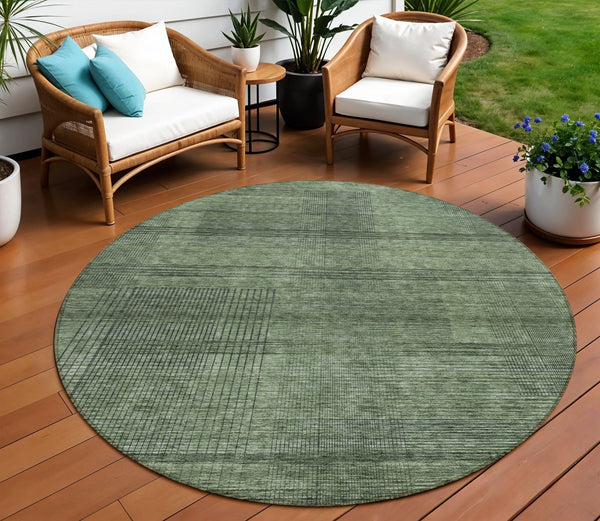 Homeroots 3' Washable Indoor Outdoor Area Rug - Stylish Striped Design For High Traffic Spaces & Versatile Use 8' Round Polyester 588108