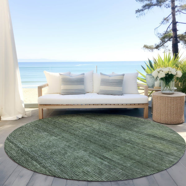 Homeroots 3' Washable Indoor Outdoor Area Rug - Stylish Striped Design For High Traffic Spaces & Versatile Use 8' Round Polyester 588108