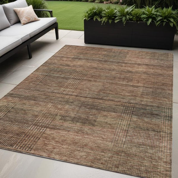 Homeroots 3' Washable Indoor Outdoor Area Rug - Stylish Striped Design For High Traffic Spaces & Versatile Use 5' X 8' Polyester 588113