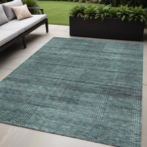 Homeroots 3' Washable Indoor Outdoor Area Rug - Stylish Striped Design For High Traffic Spaces & Versatile Use 5' X 8' Polyester 588125