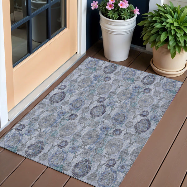 Homeroots 3' Stylish Artichoke Green And Gray Damask Rug - Washable, Durable, Perfect For Indoor And Outdoor Spaces 3' X 5' Polyester 588142