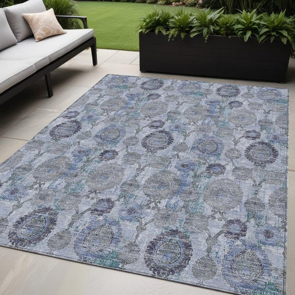 Homeroots 3' Stylish Artichoke Green And Gray Damask Rug - Washable, Durable, Perfect For Indoor And Outdoor Spaces 5' X 8' Polyester 588143