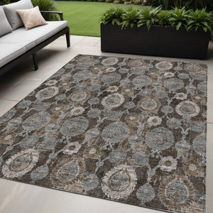 Homeroots 3' Stylish Artichoke Green And Gray Damask Rug - Washable, Durable, Perfect For Indoor And Outdoor Spaces 5' X 8' Polyester 588149