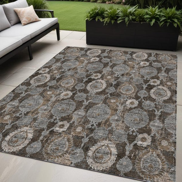 Homeroots 3' Stylish Artichoke Green And Gray Damask Rug - Washable, Durable, Perfect For Indoor And Outdoor Spaces 5' X 8' Polyester 588149