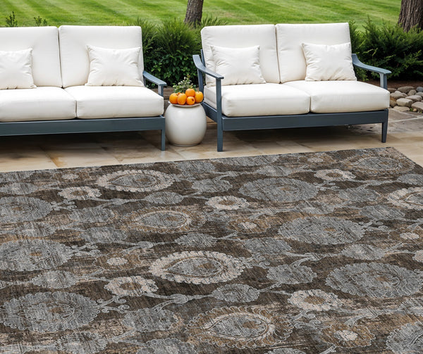 Homeroots 3' Stylish Artichoke Green And Gray Damask Rug - Washable, Durable, Perfect For Indoor And Outdoor Spaces 10' X 14' Polyester 588153