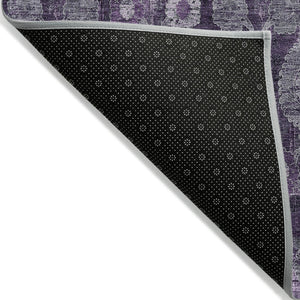 Homeroots 3' Stylish Artichoke Green And Gray Damask Rug - Washable, Durable, Perfect For Indoor And Outdoor Spaces 3' X 5' Polyester 588160