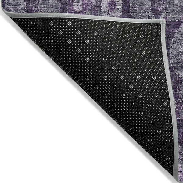 Homeroots 3' Stylish Artichoke Green And Gray Damask Rug - Washable, Durable, Perfect For Indoor And Outdoor Spaces 3' X 5' Polyester 588160