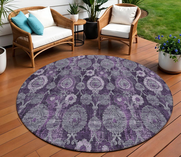 Homeroots 3' Stylish Artichoke Green And Gray Damask Rug - Washable, Durable, Perfect For Indoor And Outdoor Spaces 8' Round Polyester 588162