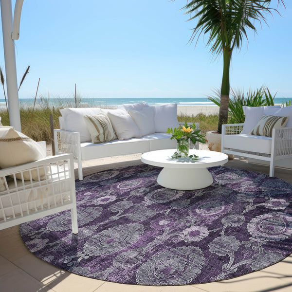 Homeroots 3' Stylish Artichoke Green And Gray Damask Rug - Washable, Durable, Perfect For Indoor And Outdoor Spaces 8' Round Polyester 588162