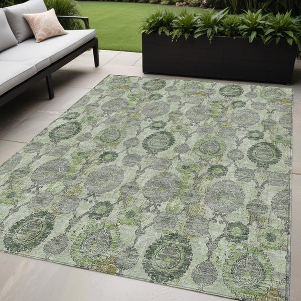 Homeroots 3' Stylish Artichoke Green And Gray Damask Rug - Washable, Durable, Perfect For Indoor And Outdoor Spaces 5' X 8' Polyester 588167