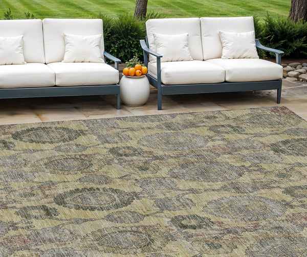Homeroots 3' Stylish Artichoke Green And Gray Damask Rug - Washable, Durable, Perfect For Indoor And Outdoor Spaces 9' X 12' Polyester 588176