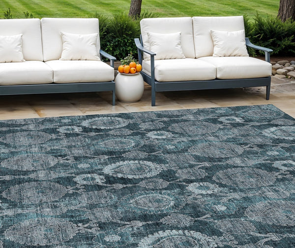 Homeroots 3' Stylish Artichoke Green And Gray Damask Rug - Washable, Durable, Perfect For Indoor And Outdoor Spaces 9' X 12' Polyester 588200
