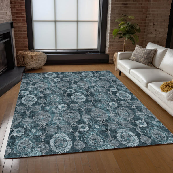 Homeroots 3' Stylish Artichoke Green And Gray Damask Rug - Washable, Durable, Perfect For Indoor And Outdoor Spaces 9' X 12' Polyester 588200