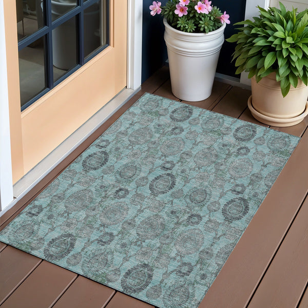 Homeroots 3' Stylish Artichoke Green And Gray Damask Rug - Washable, Durable, Perfect For Indoor And Outdoor Spaces 3' X 5' Polyester 588202