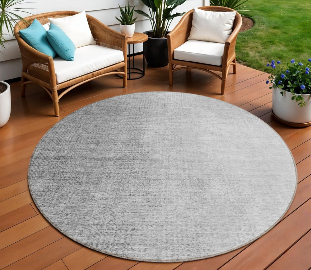 HomeRoots 5' Gray and Silver Abstract Area Rug - Stylish, Washable Design for Indoor and Outdoor Spaces 8' Round 588228