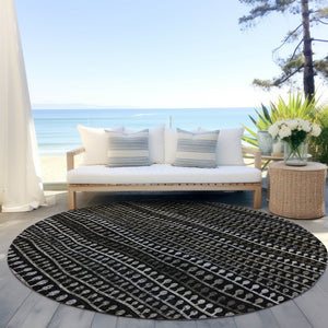 Homeroots 3' Black Green And Gold Striped Washable Area Rug - Stylish Indoor/Outdoor Design For Modern Spaces 8' Round Polyester 588252