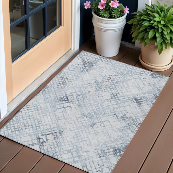 Homeroots 3' Stylish Navy Blue And Sky Blue Geometric Washable Area Rug For Indoor And Outdoor Spaces 3' X 5' Polyester 588256