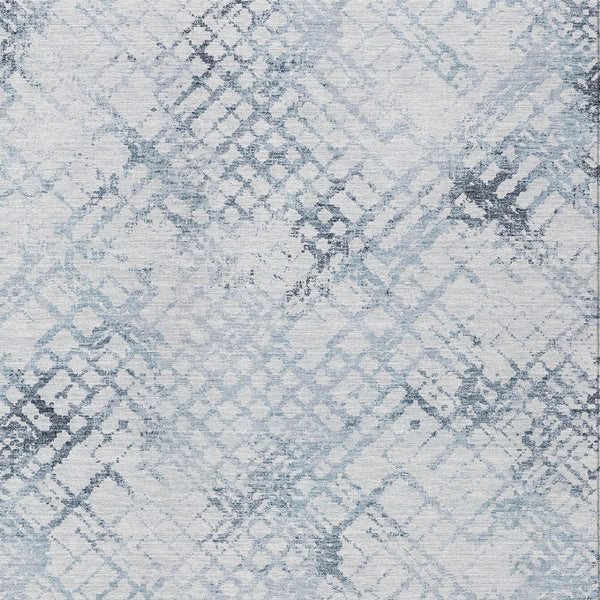 Homeroots 3' Stylish Navy Blue And Sky Blue Geometric Washable Area Rug For Indoor And Outdoor Spaces 3' X 5' Polyester 588256